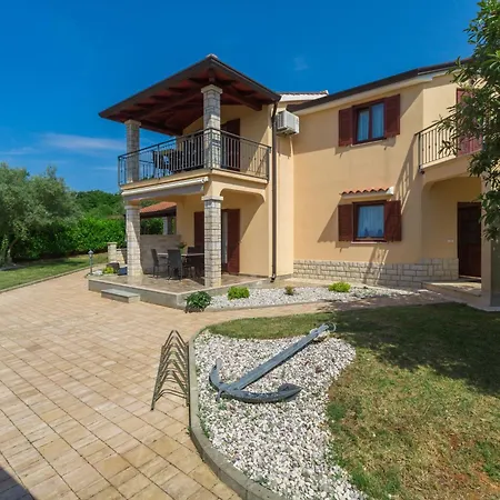 Apartment Strandnahe Marea Mit Pool Und Garten Poreč