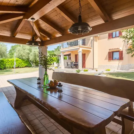 Apartment Strandnahe Marea Mit Pool Und Garten Poreč